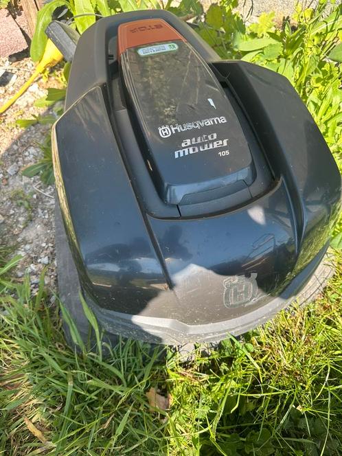 Husqvarna automower 105 met laadstation, Tuin en Terras, Robotmaaiers, Zo goed als nieuw, Ophalen