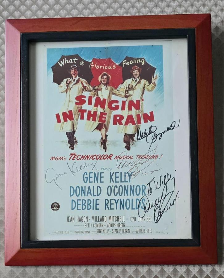 SINGIN IN THE RAIN FOTO - GETEKEND DOOR GENE KELLY EN ..., Verzamelen, Retro, Huis en Inrichting, Ophalen of Verzenden