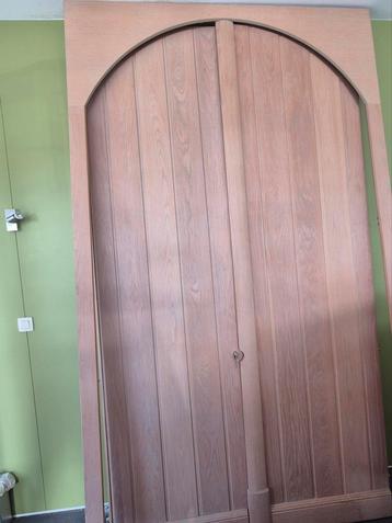 Massief eiken dubbele voordeur.  beschikbaar voor biedingen