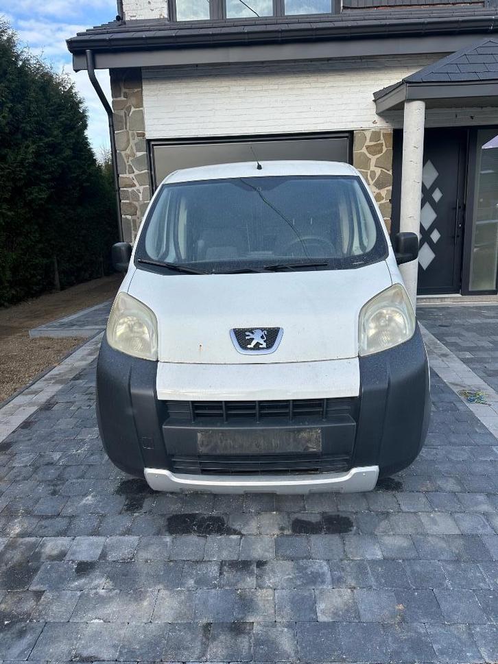Voiture utilitaire a vendre en bon état général, Auto's, Peugeot, Bedrijf, Bipper, Diesel, Euro 4, 4 deurs, Handgeschakeld, Wit