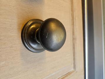 Oude deurknop 2 stuks  beschikbaar voor biedingen