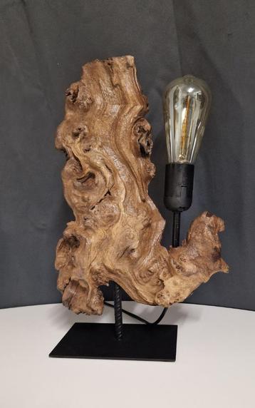 Unieke handgemaakte designlamp beschikbaar voor biedingen