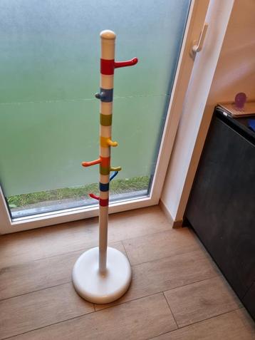 Kleurrijke kinder kapstok van Ikea zgan