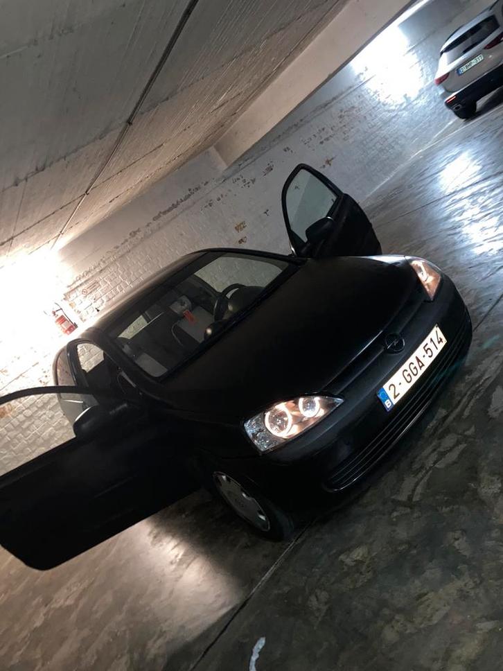 Opel corsa C 1.7 diesel euro 4, Auto's, Opel, Bedrijf, Corsa, Bluetooth, Elektrische ramen, USB, Diesel, Euro 4, 3 deurs, Handgeschakeld