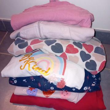 Lot 7 sweatshirts 8 ans  beschikbaar voor biedingen