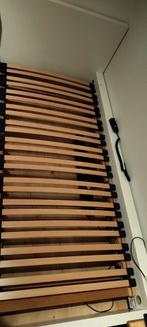 Wit Ikea bed met elektrische lattenbodem, Huis en Inrichting, Slaapkamer | Matrassen en Bedbodems, Ophalen, Zo goed als nieuw