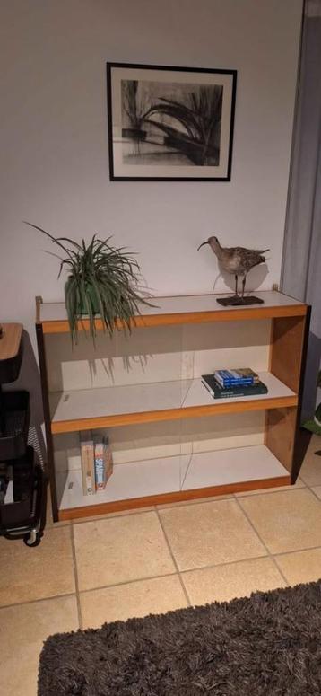 Kewlox zwevende kast beschikbaar voor biedingen