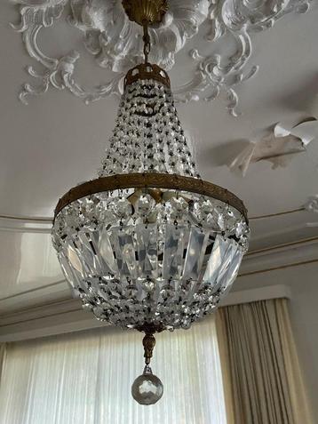 kristallen kroonluchter beschikbaar voor biedingen