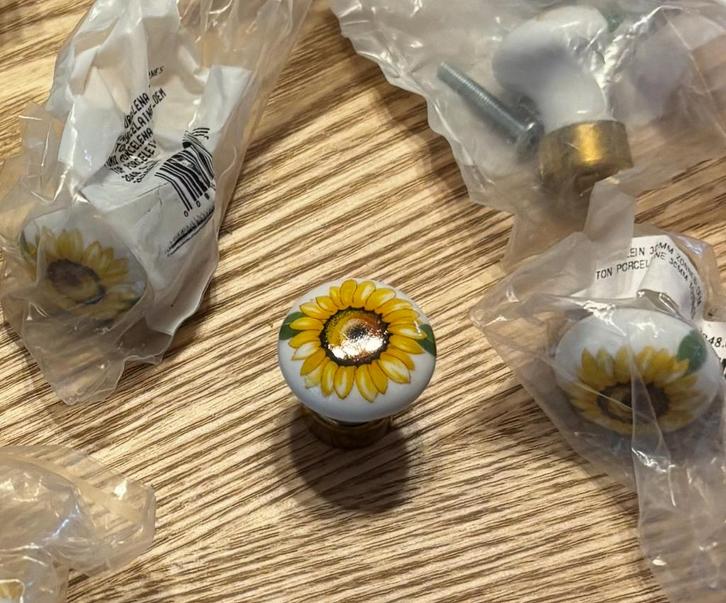 Porseleinen meubelknoppen zonnebloem koe kersen nieuw, Huis en Inrichting, Kasten | Overige, Nieuw, Ophalen of Verzenden