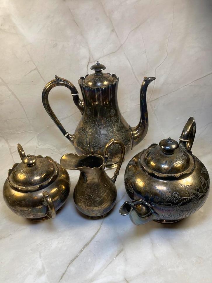 Service à thé en argent plaqué signé Leuconide avec motifs, Antiek en Kunst, Antiek | Zilver en Goud, Zilver, Ophalen of Verzenden