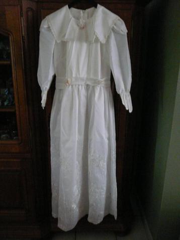 Wit lang kleed met kantmotief  voor leeftijd +/- 12 jaar, Enlèvement, Utilisé, Fille, Robe ou Jupe