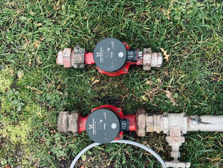 Grundfos circulatiepompen, Doe-het-zelf en Bouw, Verwarming en Radiatoren, Zo goed als nieuw, Ophalen