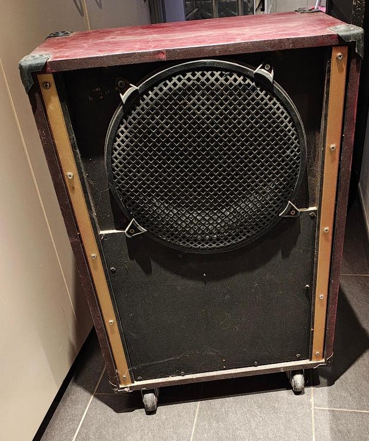 Baffle pour guitare basse 300w roms, Musique & Instruments, Amplis | Basse & Guitare, Utilisé, Guitare basse, 100 watts ou plus