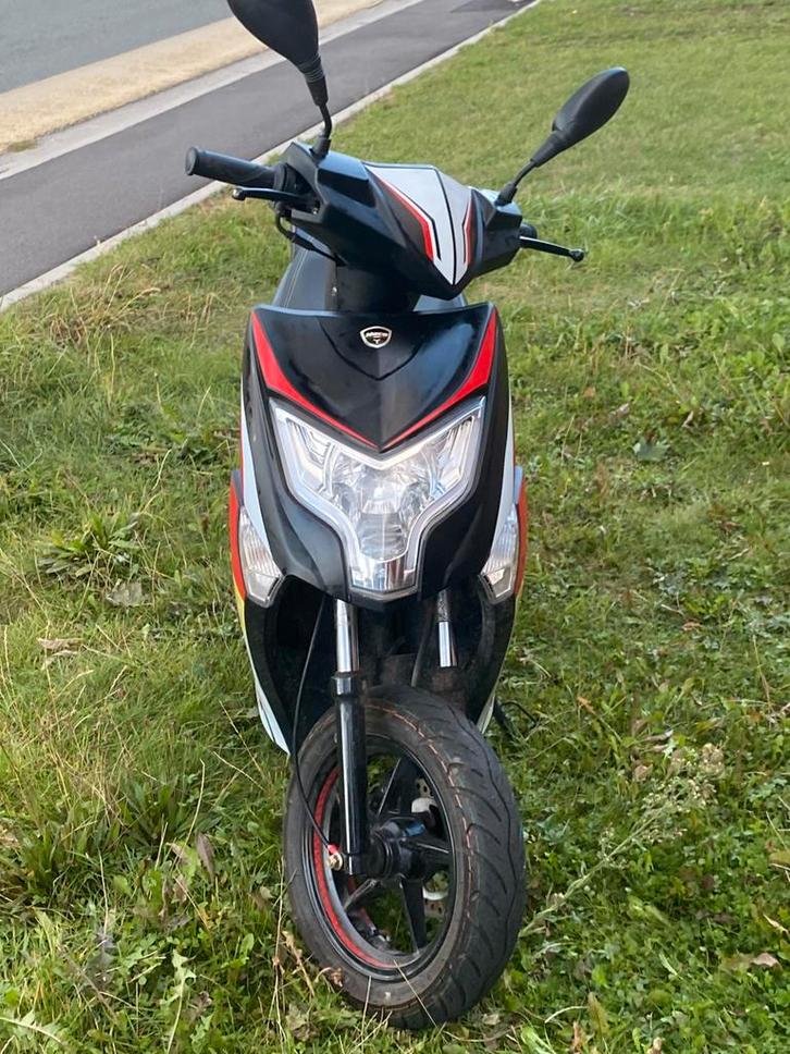 Neco one 12 Klasse A-scooter, Fietsen en Brommers, Scooters | Overige merken, Zo goed als nieuw, Klasse A (25 km/u), Benzine, Ophalen of Verzenden