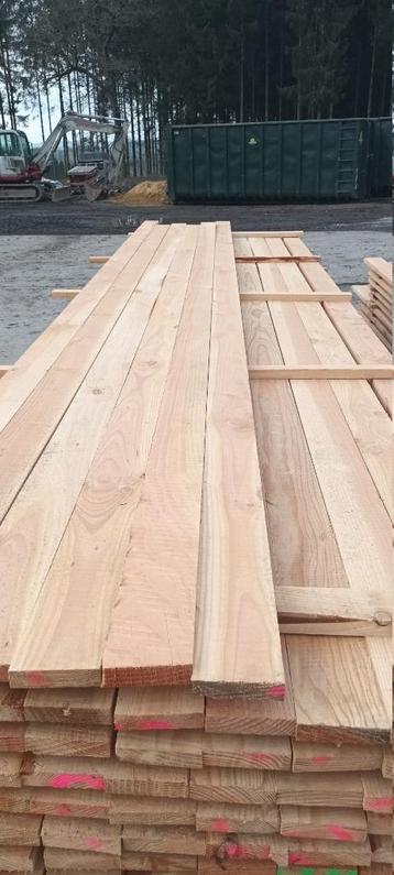 Planches en douglas beschikbaar voor biedingen