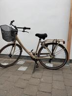 De Oxford Negresco is een fiets met retrolook. Zandbeige, Versnellingen, Ophalen
