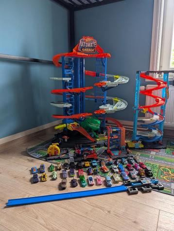Gros lot garage hot wheels avec extension et voitures  beschikbaar voor biedingen