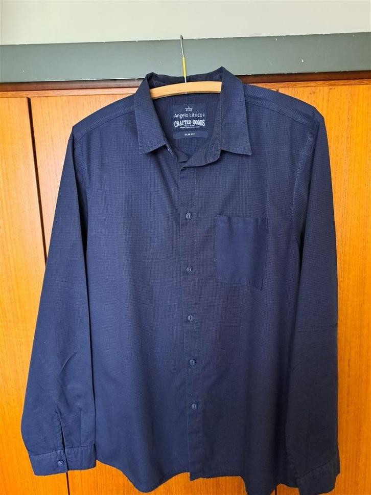 Hemd donkerblauw met rode stipjes maat L, Kleding | Heren, Overhemden, Zo goed als nieuw, Halswijdte 41/42 (L), Blauw, Ophalen of Verzenden