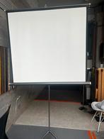 Projectiescherm vintage-opvouwbaar in doos, Audio, Tv en Foto, Projectieschermen, Ophalen, Zo goed als nieuw