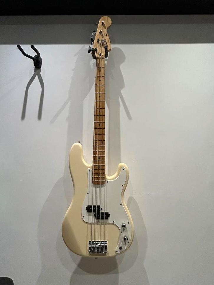 Fender Squier Precision 1993 - Gemaakt in Korea, Muziek en Instrumenten, Snaarinstrumenten | Gitaren | Bas, Zo goed als nieuw