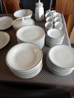 Servies 12 delig wit met grijze rand, Ophalen