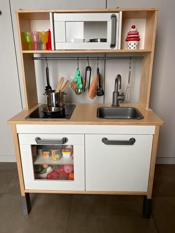 Speelkeuken IKEA met toebehoren beschikbaar voor biedingen