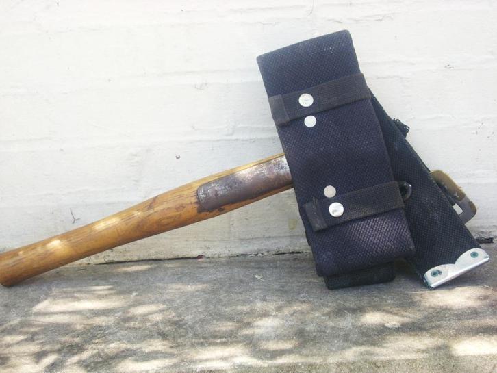 Ceinturon anglais & hachette en fourreau ad hoc de 1950, Collections, Objets militaires | Seconde Guerre mondiale, Armée de terre