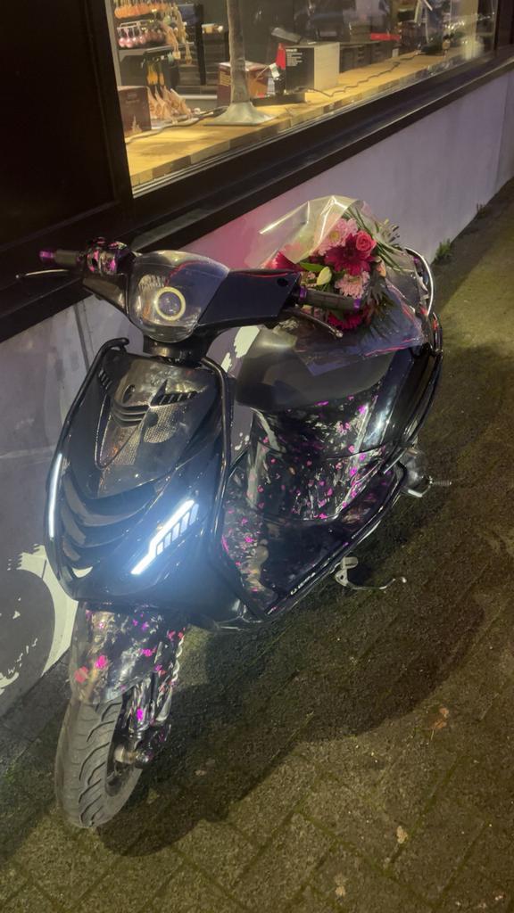 Zip b klasse 2t, Fietsen en Brommers, Scooters | Piaggio, Zo goed als nieuw, Zip, Klasse B (45 km/u), Ophalen