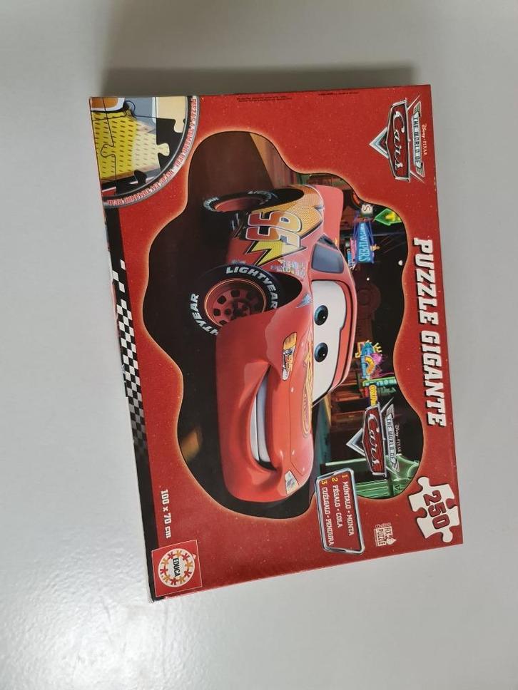 Gigantische Puzzelpret met Bliksem McQueen!, Kinderen en Baby's, Speelgoed | Kinderpuzzels, Gebruikt, 6 jaar of ouder, Meer dan 50 stukjes
