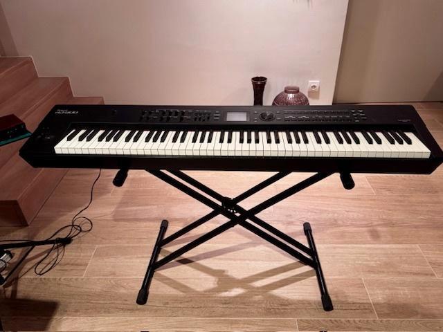 Roland RD800 - digitale piano (flight case optioneel), Musique & Instruments, Pianos, Comme neuf, Piano, Noir, Digital, Enlèvement