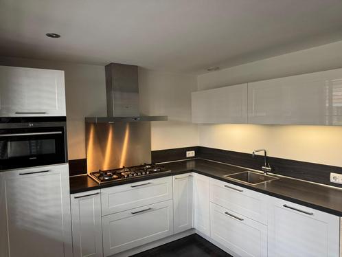 Complete Nette Hoekkeuken Hoogglans Apparatuur GEDEMONTEERD, Huis en Inrichting, Keuken | Complete keukens, Hoekkeuken, Ophalen of Verzenden