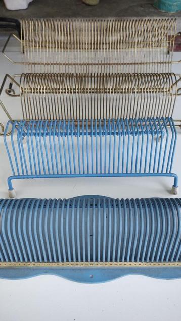 Vintage platenhouders beschikbaar voor biedingen