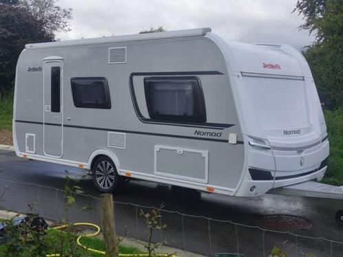 caravan Dethleff nomad 490 est luxe uitvoering, Caravanes & Camping, Caravanes, Particulier, jusqu'à 3, 1250 - 1500 kg, Siège standard