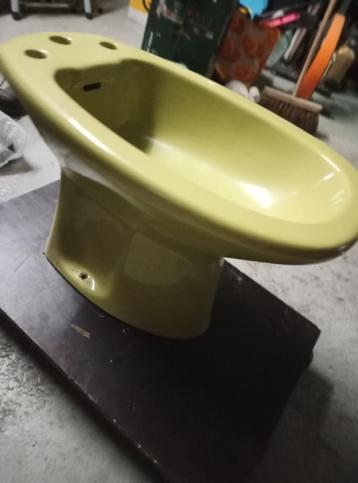 Bidet vintage beschikbaar voor biedingen