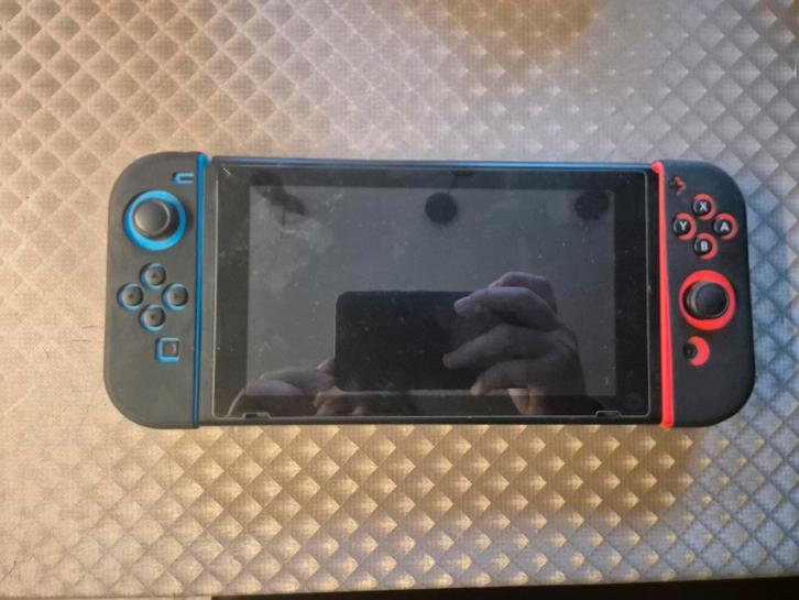 Nintendo switch met accesoires en spelletjes, Games en Spelcomputers, Spelcomputers | Nintendo Switch, Zo goed als nieuw, Ophalen