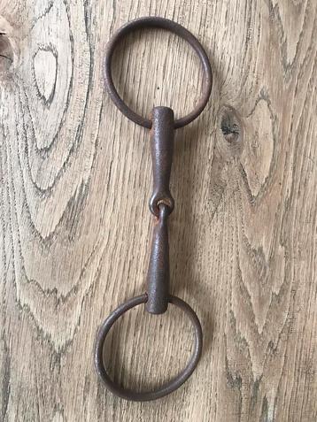 Antiek bit voor paarden, Enlèvement