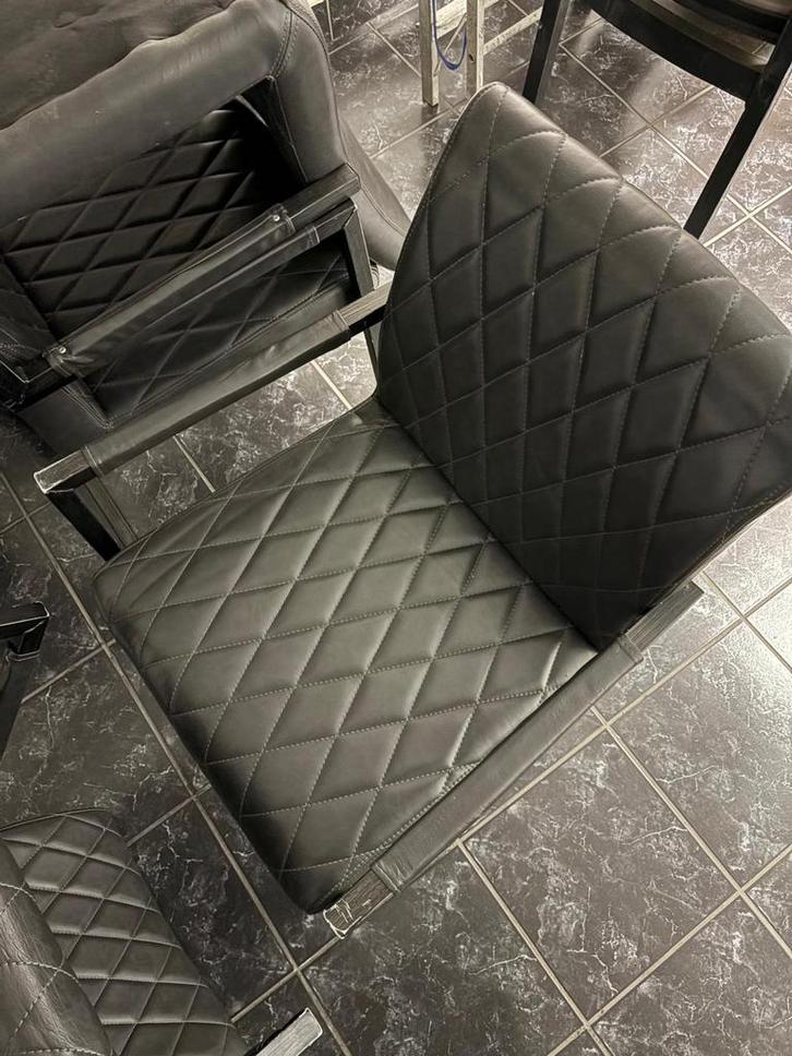 ‼️8 STOELEN VOOR LAGE PRIJS‼️, Huis en Inrichting, Stoelen, Zo goed als nieuw, Vijf, Zes of meer stoelen, Kunststof, Zwart, Ophalen