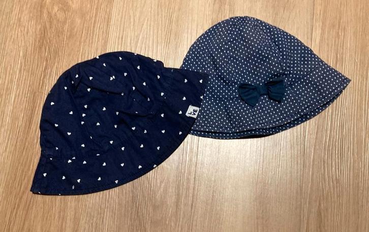 Set 2 zomerhoedjes 98/104, Kinderen en Baby's, Kinderkleding | Maat 98, Ophalen