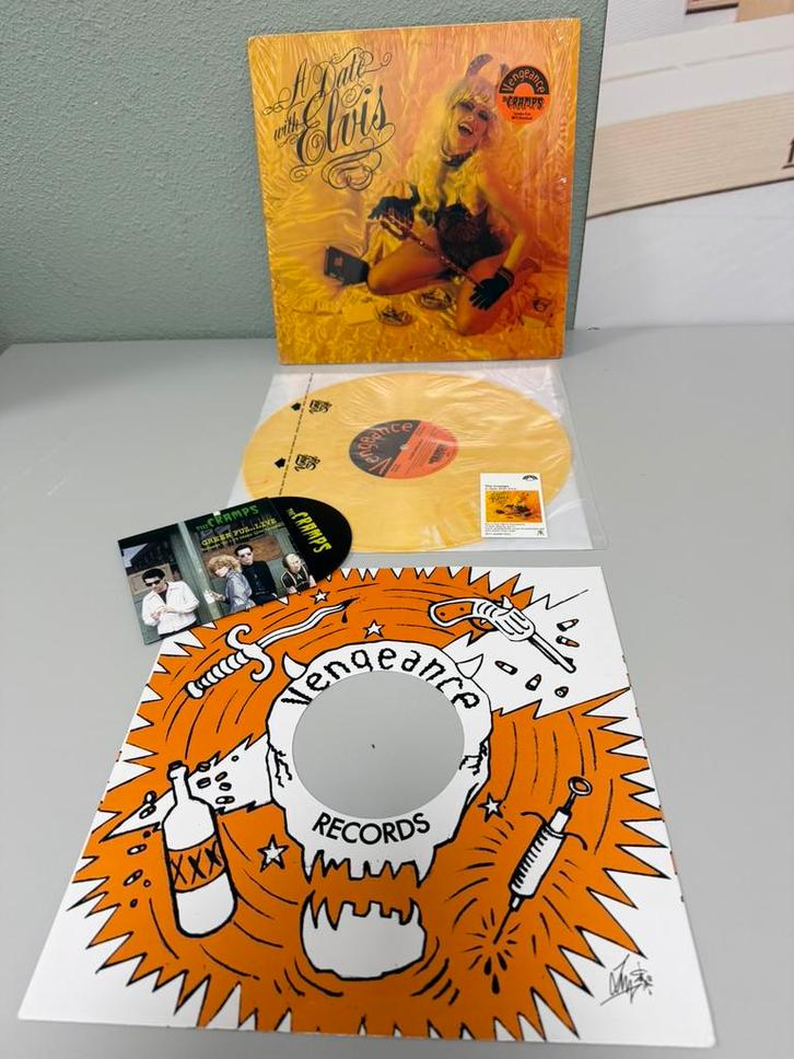 THE CRAMPS A DATE WITH ELVIS YELLOW Coloured VINYL LP + cd, Cd's en Dvd's, Vinyl | Rock, Zo goed als nieuw, Ophalen of Verzenden