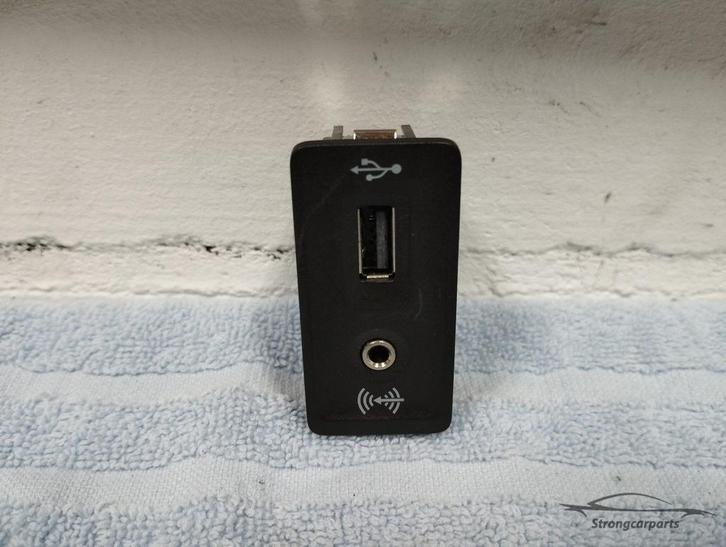 Aux/USB aansluiting Volkswagen Golf 7 5G1 5Q0035725, Autos : Pièces & Accessoires, Électronique & Câbles, Volkswagen, Utilisé