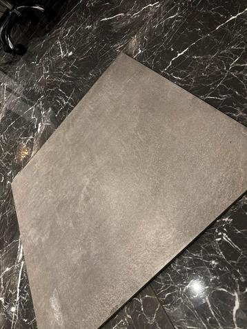 Tegels te koop 60x60cm beschikbaar voor biedingen
