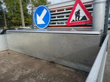 materiaalkoffers ,2 stuks  beschikbaar voor biedingen