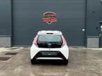 Toyota Aygo XPLAY AUTOMAAT CAMERA AIRCO BLUETOOTH, Auto's, Automaat, Wit, Bedrijf, https://public.car-pass.be/vhr/8bc5aa29-69f2-48e1-bd96-42af4cc9dcf9