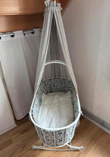 Berveau fer forgé bébé beschikbaar voor biedingen