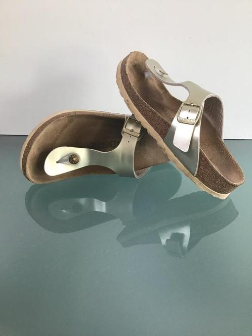 Gratis Verzenden | Birkenstock Gizeh gouden slippers 36, Kleding | Dames, Schoenen, Zo goed als nieuw, Slippers, Overige kleuren