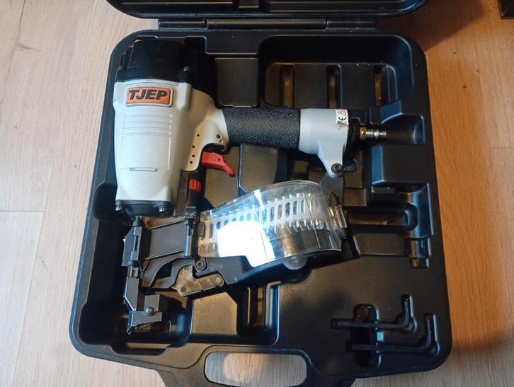 Cloueuse pneumatique, Bricolage & Construction, Outillage | Outillage à main, Neuf, Enlèvement