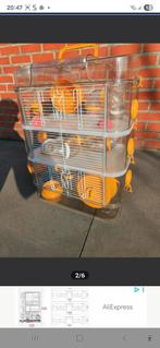Hamsterkooi, Divers, Enlèvement