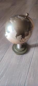 retro sigaretten houder in de vorm van wereldbol, Antiek en Kunst, Ophalen