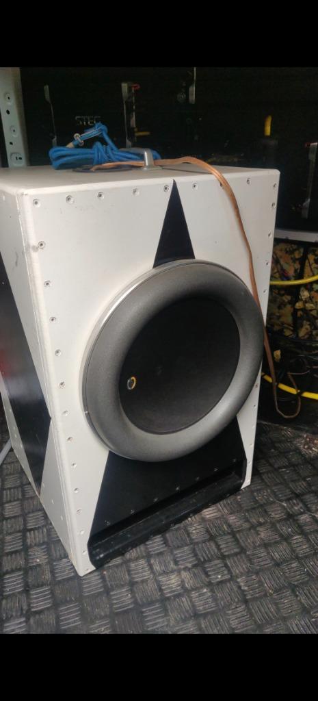 JL Audio 13W7 + op maat gemaakte kist, Auto diversen, Autospeakers, Zo goed als nieuw, Ophalen