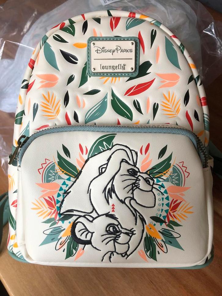 Loungefly rugtas Disney Parks - The Lion King, Handtassen en Accessoires, Tassen | Rugtassen, Nieuw, Overige merken, Minder dan 25 cm